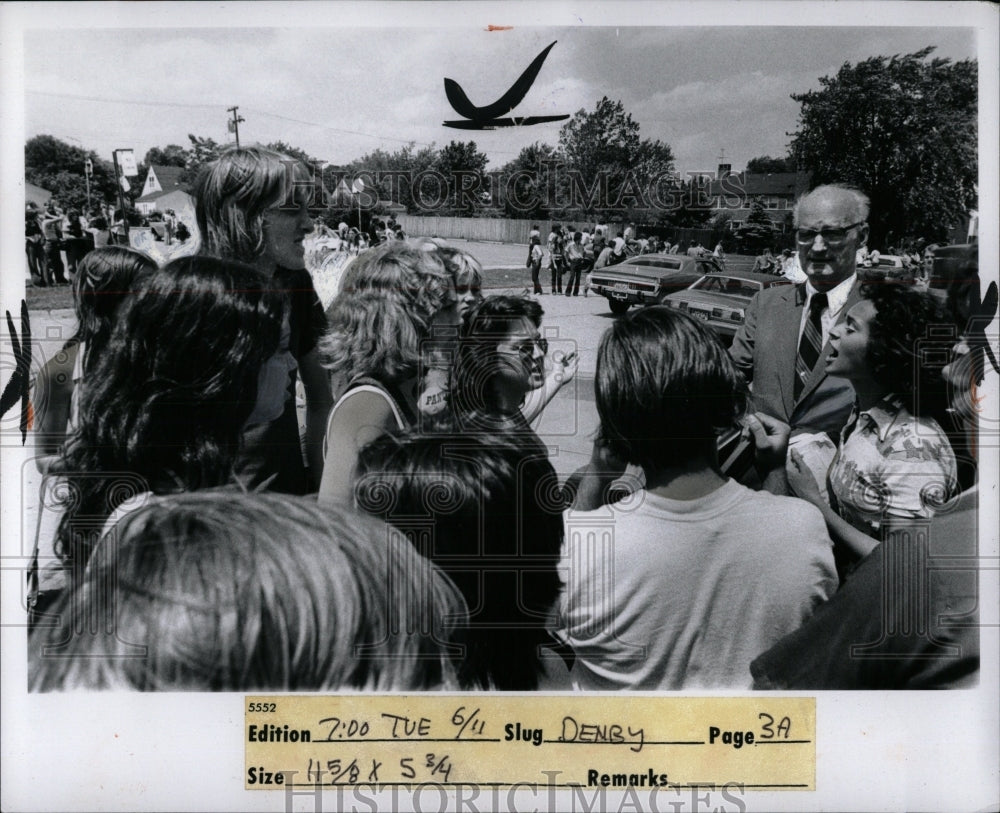 1974 Press Photo WD Edmundson Meets With Students - RRW91025 - Historic Images