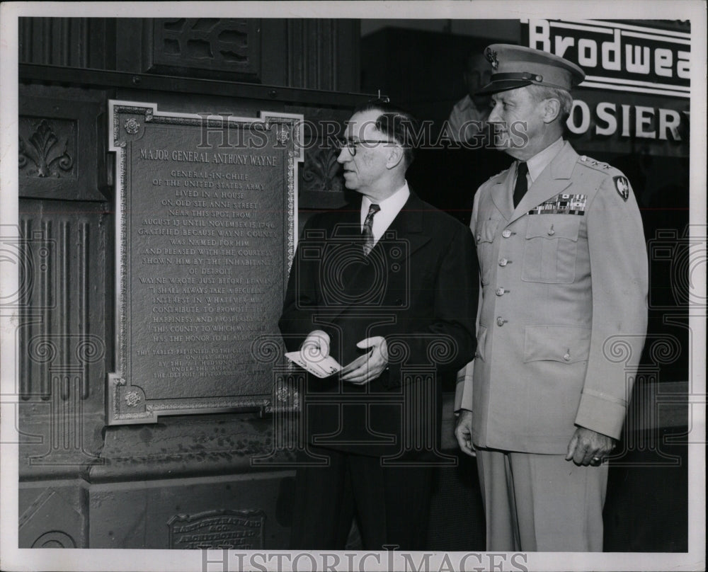 1951 Press Photo General Stanley Reinhart Mayor Cobo - RRW91053 - Historic Images