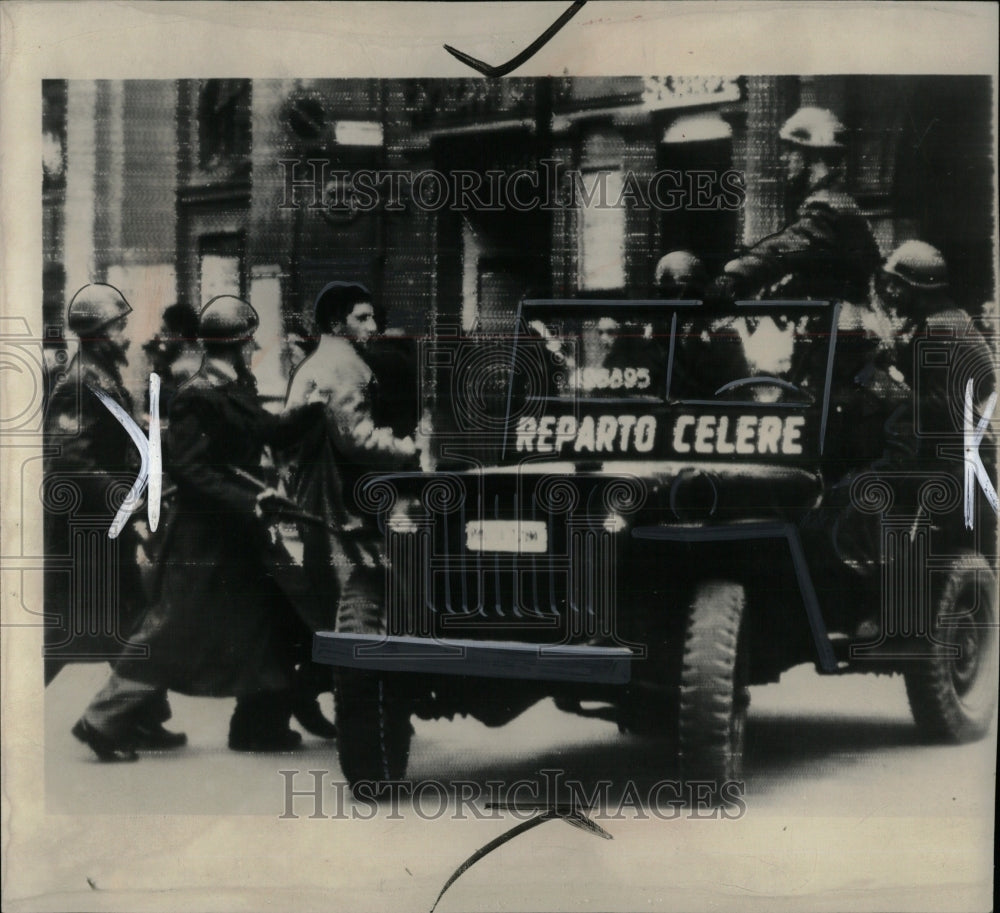 1947 Press Photo Communist Italy Police Officers - RRW91061 - Historic Images