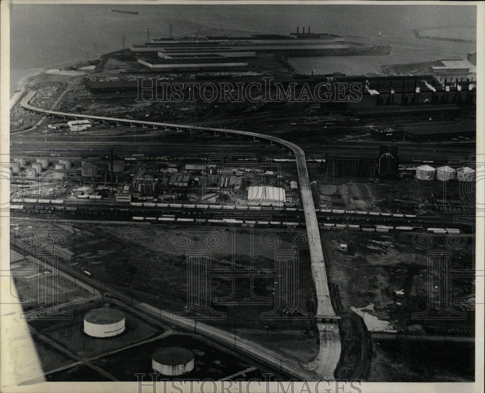 Youngstown Sheet and Tube Co. can use both roads. - RRW91189 - Historic Images