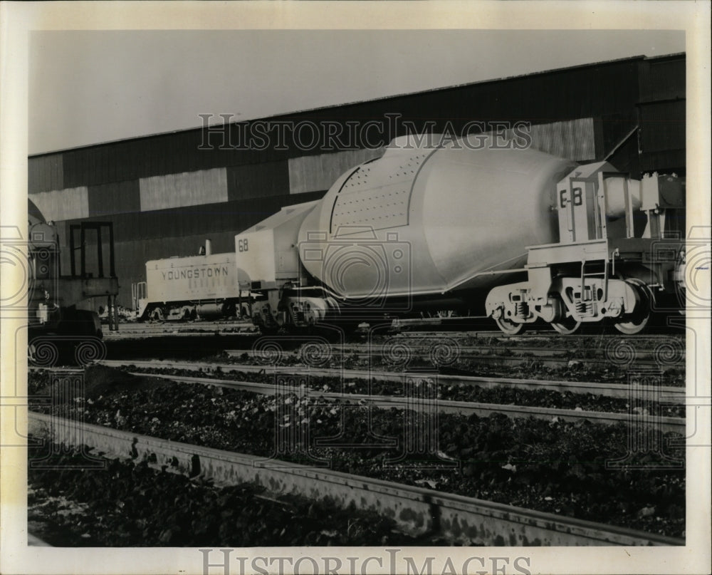 1967 Press Photo Molten Iron Carrier - RRW91199 - Historic Images