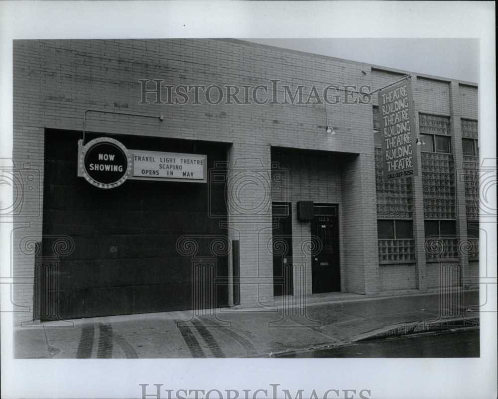 1977 Press Photo Renovated Travel Light Theater Bldg. - RRW91313 - Historic Images