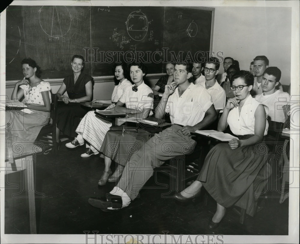 1955 Press Photo Central YMCA&#39;s Air Conditioned Class - RRW91475 - Historic Images