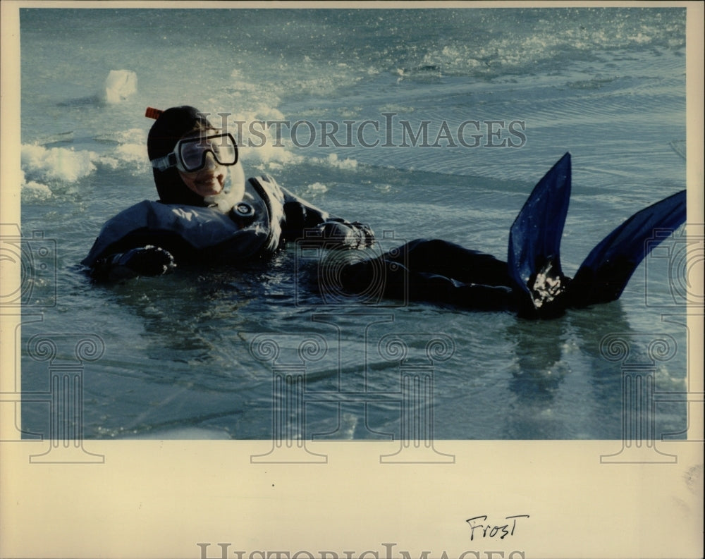 1961 Press Photo 20 Fathom Dolphin Club Member Chicago - RRW91503 - Historic Images