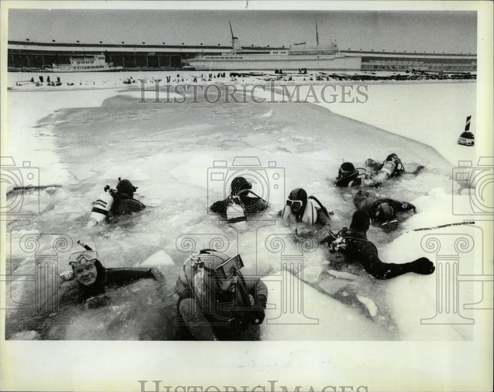 1984 Press Photo Lawson YMCA 20 Fathom Diving Club - RRW91511 - Historic Images