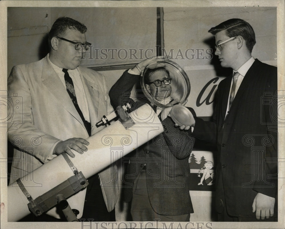 1961 Press Photo Auburn-Highland YMCA Inventors Club - RRW91555 - Historic Images