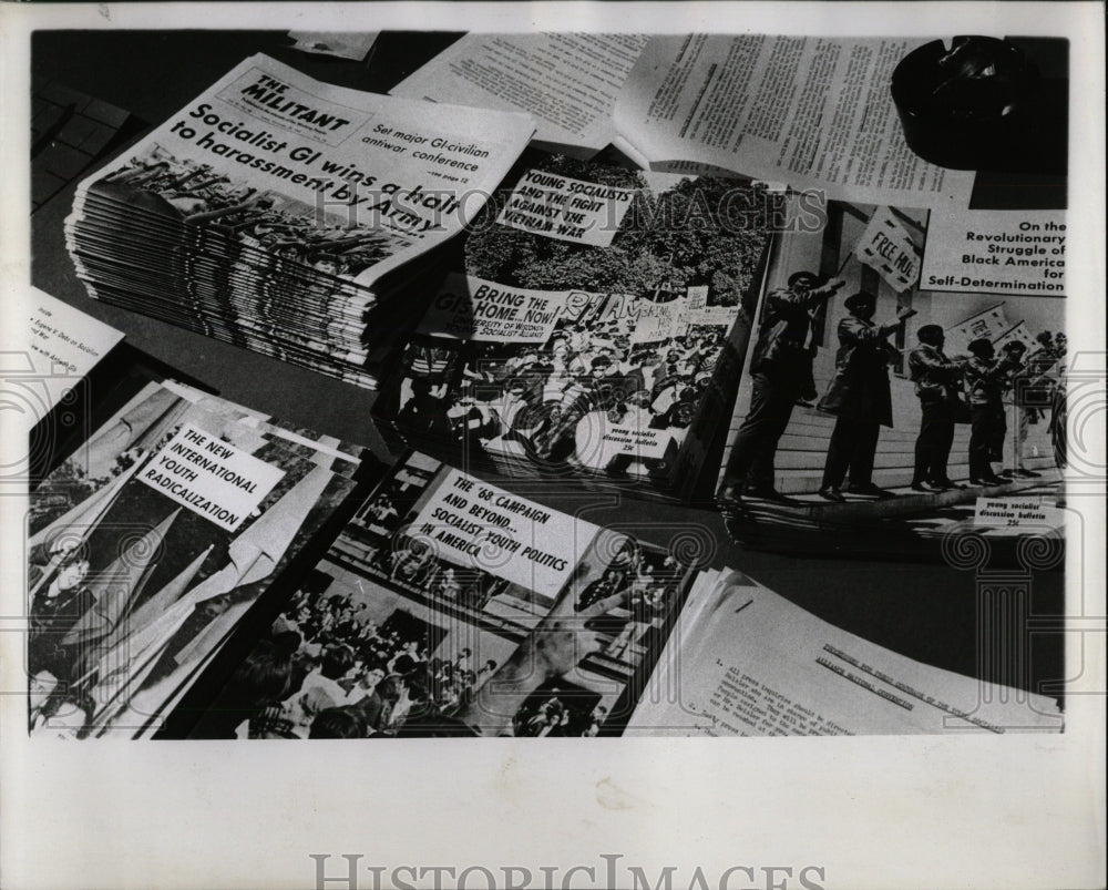 1968 Press Photo Young Socialist Alliance Literature - RRW91573 - Historic Images