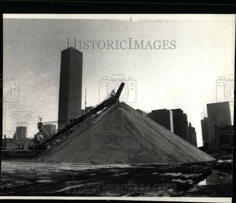 1978 Press Photo 20,000 tons of salt-streetsChicago - RRW91623 - Historic Images