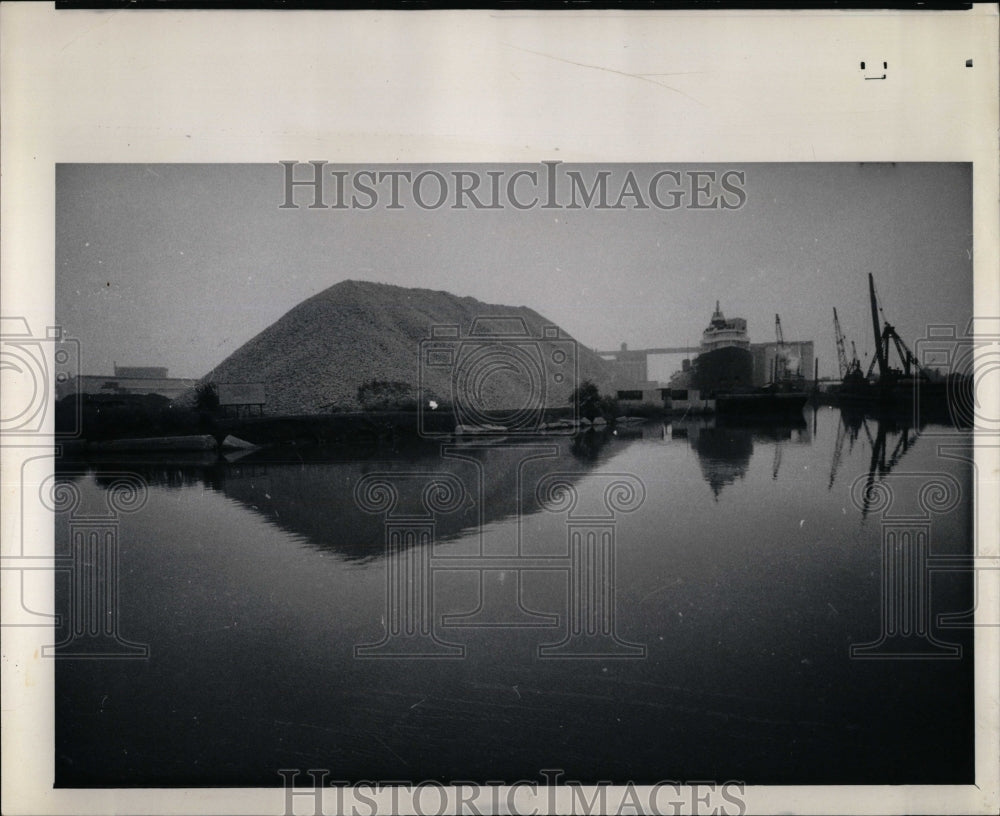 1960 Press Photo Salt Storage Chicago Area - RRW91627 - Historic Images