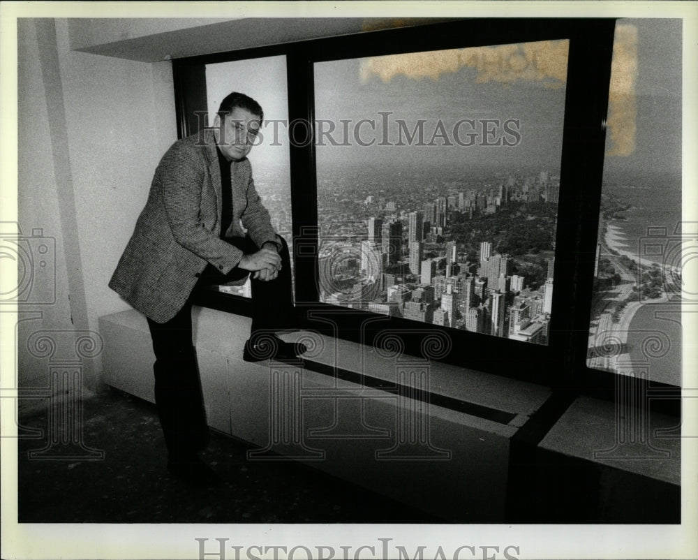 1983 Press Photo Frank Whitmer Hancock Building - RRW91723 - Historic Images