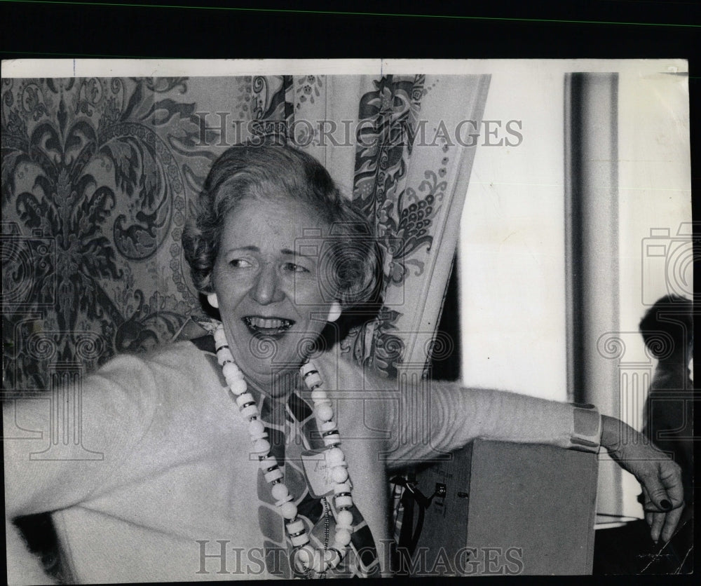 1974 Press Photo Marge Wild Presentation Ball debutante - RRW91741 - Historic Images