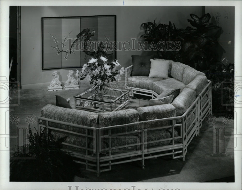 1990 Press Photo Fick Reed's Shansu Collection of Sofa. - RRW91775 - Historic Images
