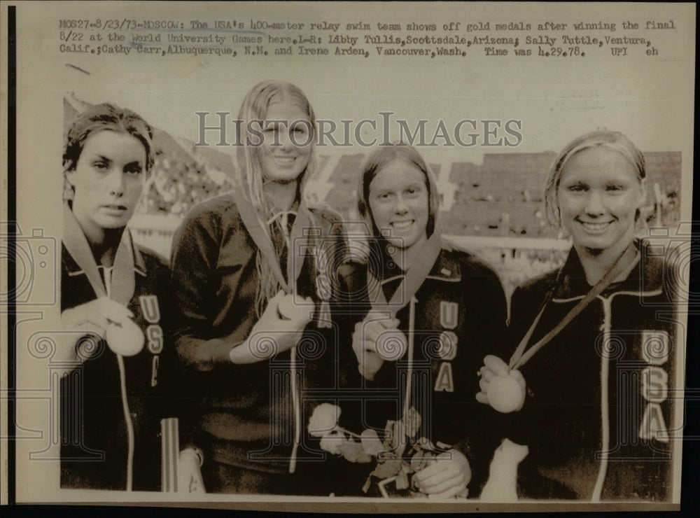 1973 Press Photo USA&#39;S 400-Meter Relay Swim Team Medals - RRW91809 - Historic Images