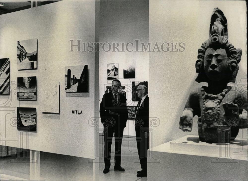 1967 Press Photo Silent Cities Photo Exhibit Museum - RRW91959 - Historic Images