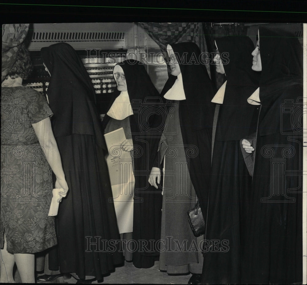 1964 Press Photo Nuns Voting - RRW92049 - Historic Images