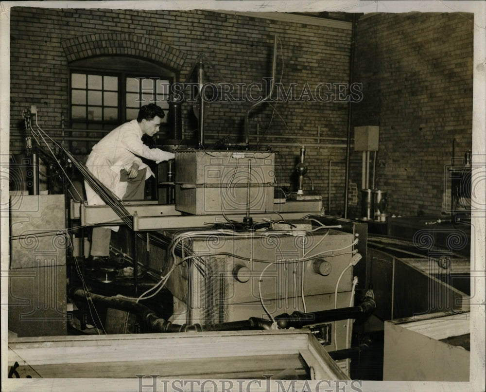 1941 Press Photo Cyclotron Apparatus Research Chicago - RRW92119 - Historic Images