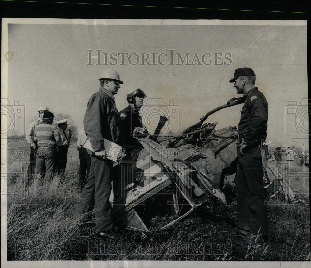 1975 Press Photo Bureau of Alcohol, Tobacco, &amp; Firearms - RRW92235 - Historic Images