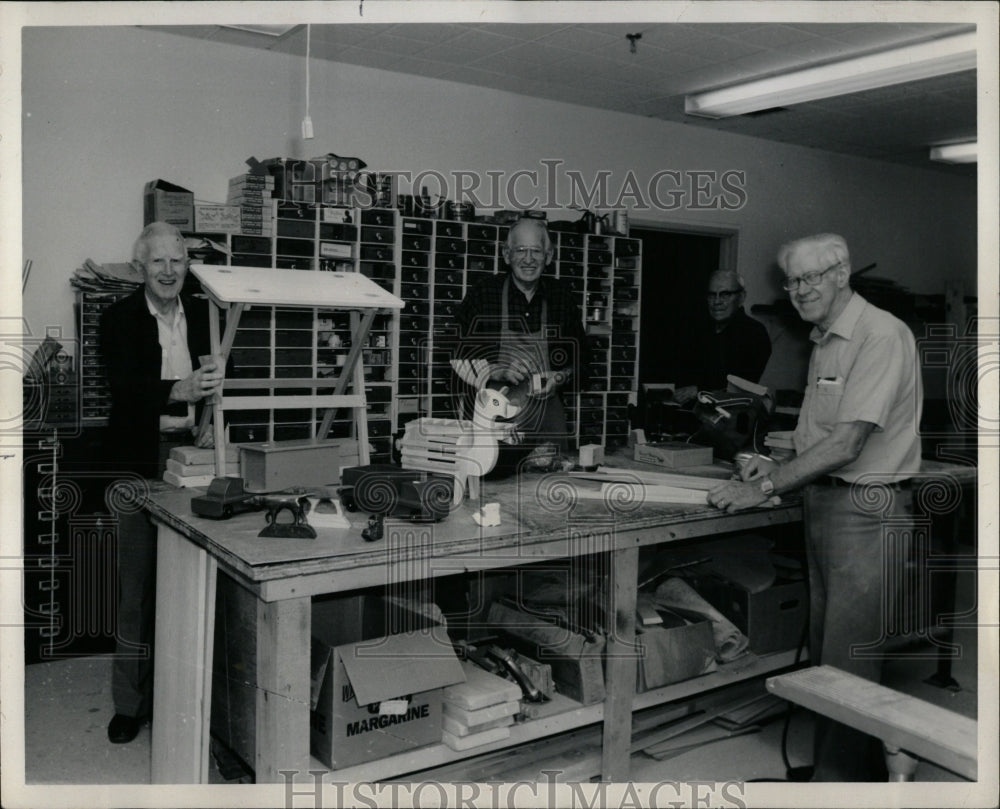 1985 Press Photo Holmstad Lifecare Facility Carpentry - RRW92373 - Historic Images