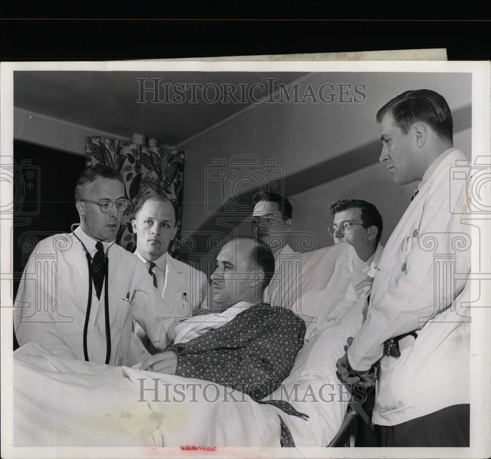 1952 Press Photo University Michigan Techniquies Heart - RRW92523 - Historic Images