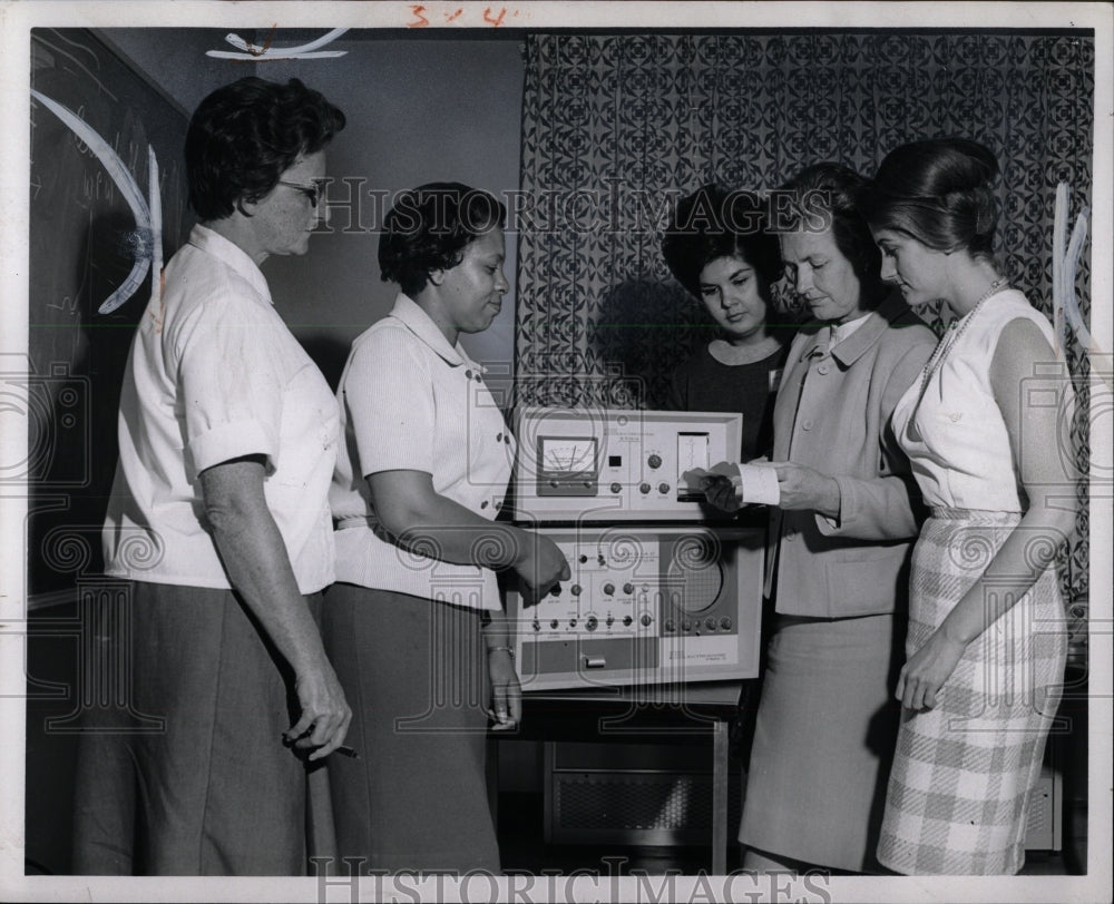 1967 Press Photo Coronary Care Unit Course Nurses Mich - RRW92531 - Historic Images