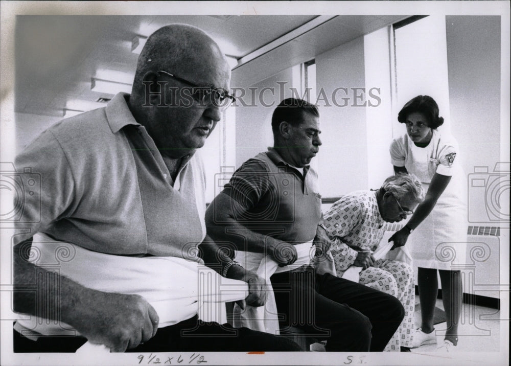 1965 Press Photo Emphysema Wyandotte Hospital - RRW92535 - Historic Images