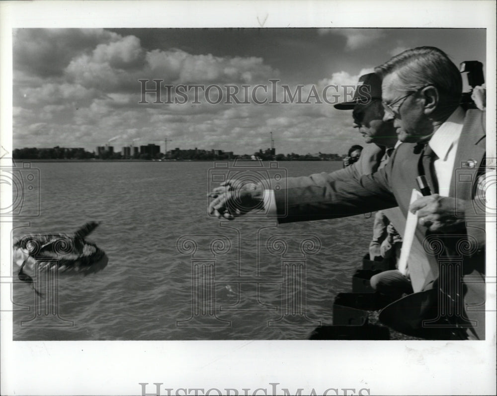 1988 Press Photo Adee Martin Jacksonville Detroit River - RRW92583 - Historic Images