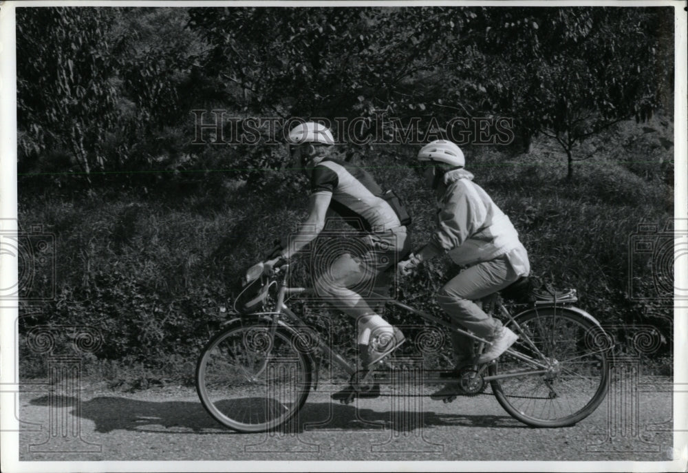 1989 Press Photo Tandem Bicycle - RRW92709 - Historic Images