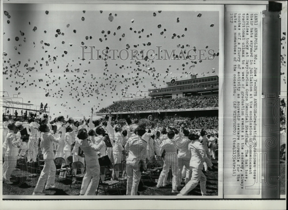 1972 Press Photo Graduating Hidanipmens Tosca Marine - RRW92717 - Historic Images