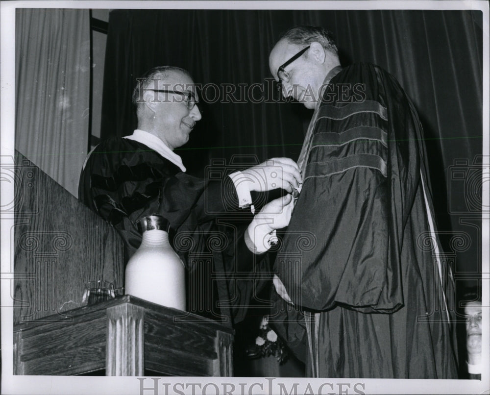 1970 Press Photo Educator Arthur Brown - RRW92745 - Historic Images