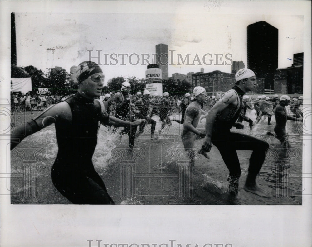 1989 Press Photo Chicago Bud Light U S Triathlon Racing - RRW92805 - Historic Images