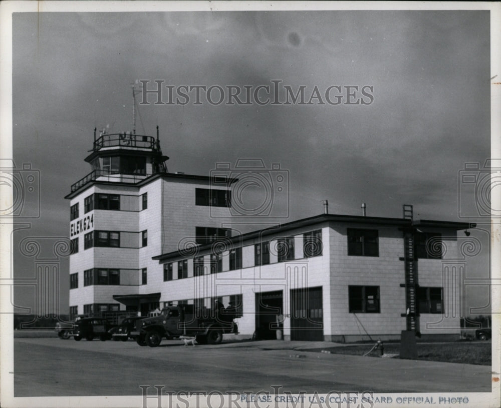 1945 Press Photo Administration Building Coastguard - RRW92951 - Historic Images