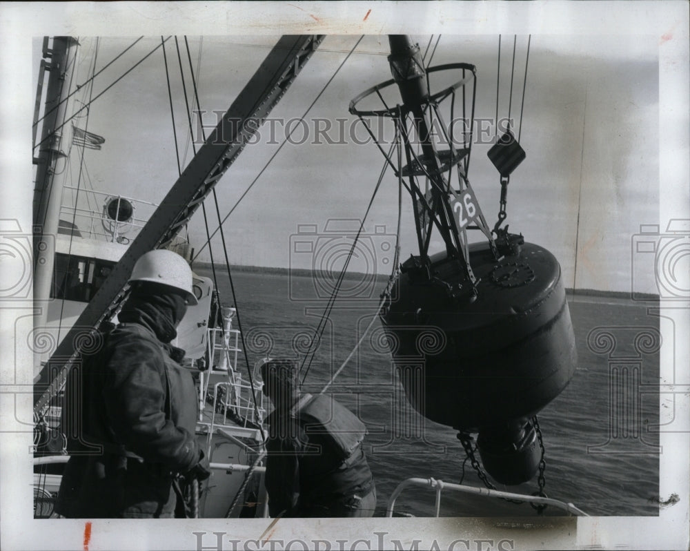 1962 Press Photo Coast Guard Crewmen Michigan - RRW92953 - Historic Images