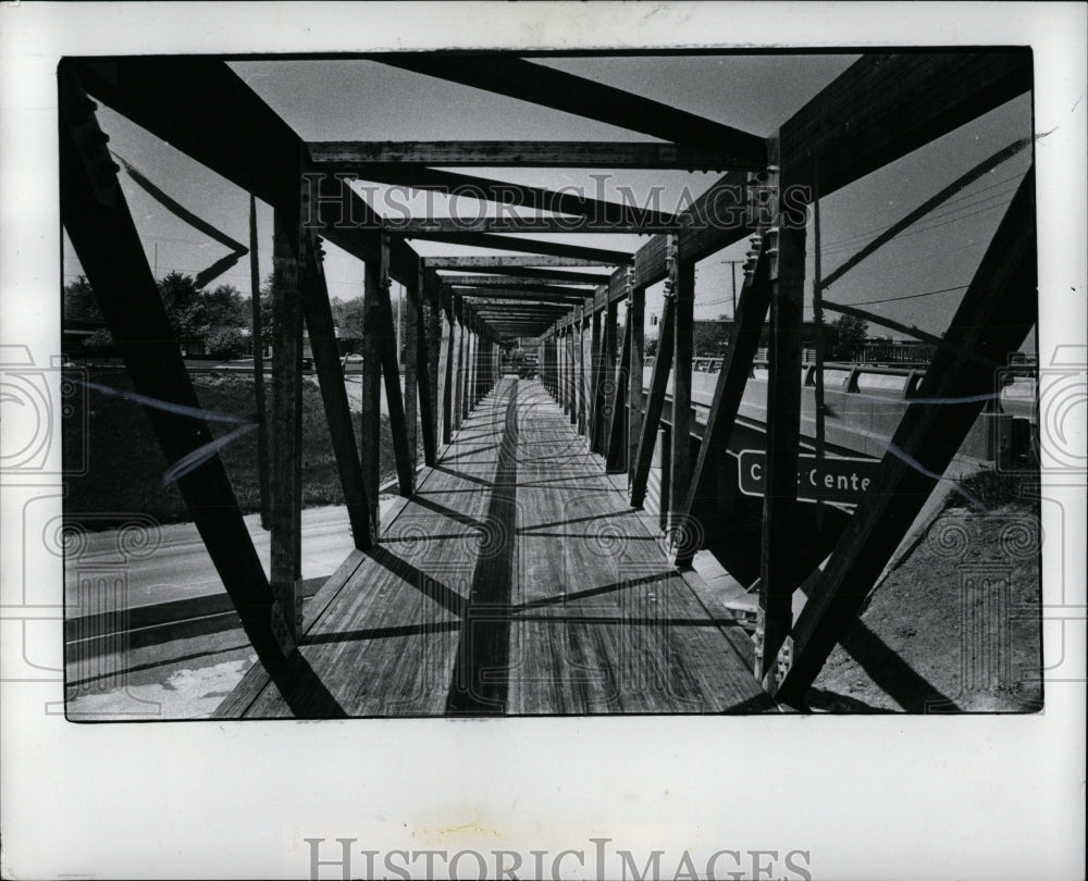 1978 Press Photo Fist Wooden Bridge Over I 96 - RRW92963 - Historic Images