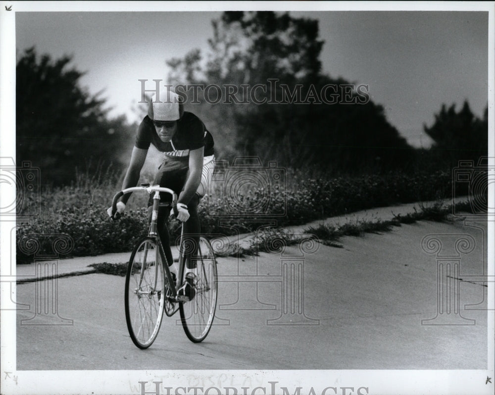 1990 Press Photo Michael Rolland Velodrome Track Ride - RRW92969 - Historic Images