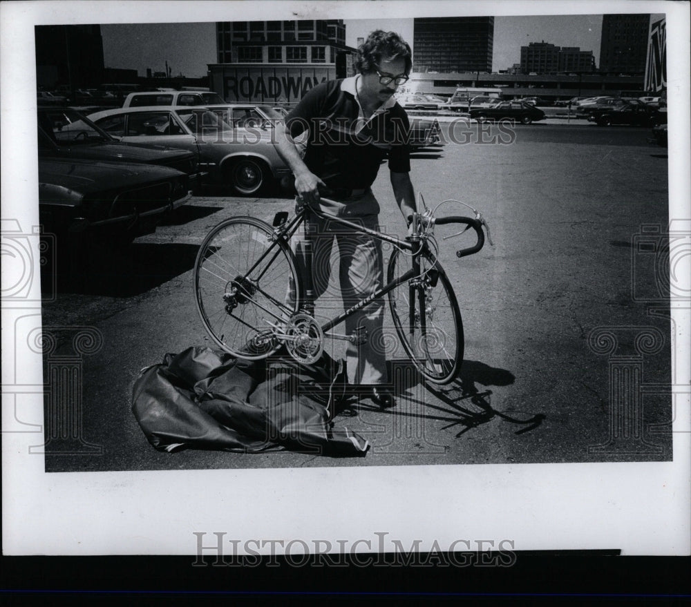 1979 Press Photo Fold Up Bicycle Model - RRW93049 - Historic Images