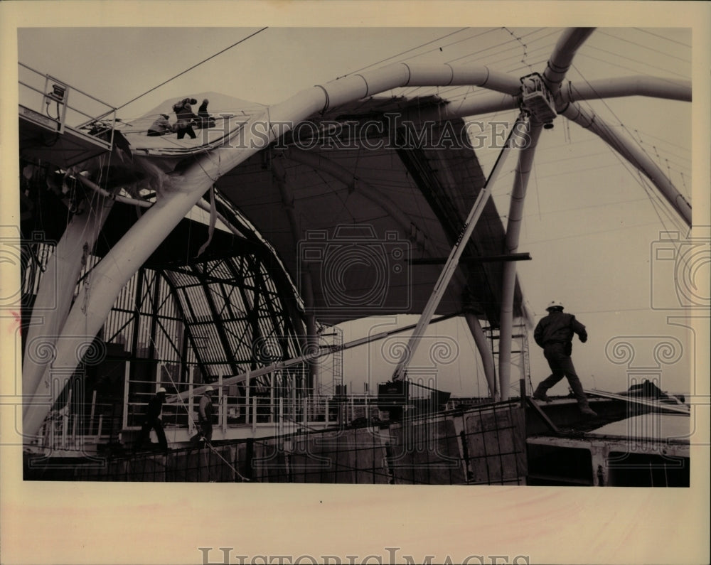 1994 Press Photo Navy Pier Skyline Stage Memorial Day - RRW93139 - Historic Images