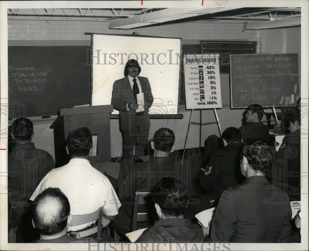 1975 Press Photo Triton College Driving Seminar - RRW93307 - Historic Images