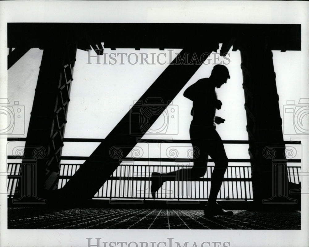 1991 Press Photo Triathlon Lake Shore Drive - RRW93323 - Historic Images