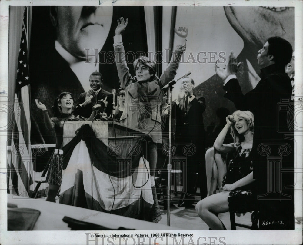 1968 Press Photo May Ishiara Christopher Jones Diane - RRW93661 - Historic Images