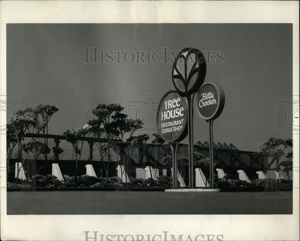 1969 Press Photo Betty Crocker General Mills restaurant - RRW93863 - Historic Images