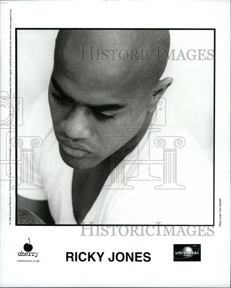 1998 Press Photo Ricky Jones (Entertainer) - RRW94127 - Historic Images