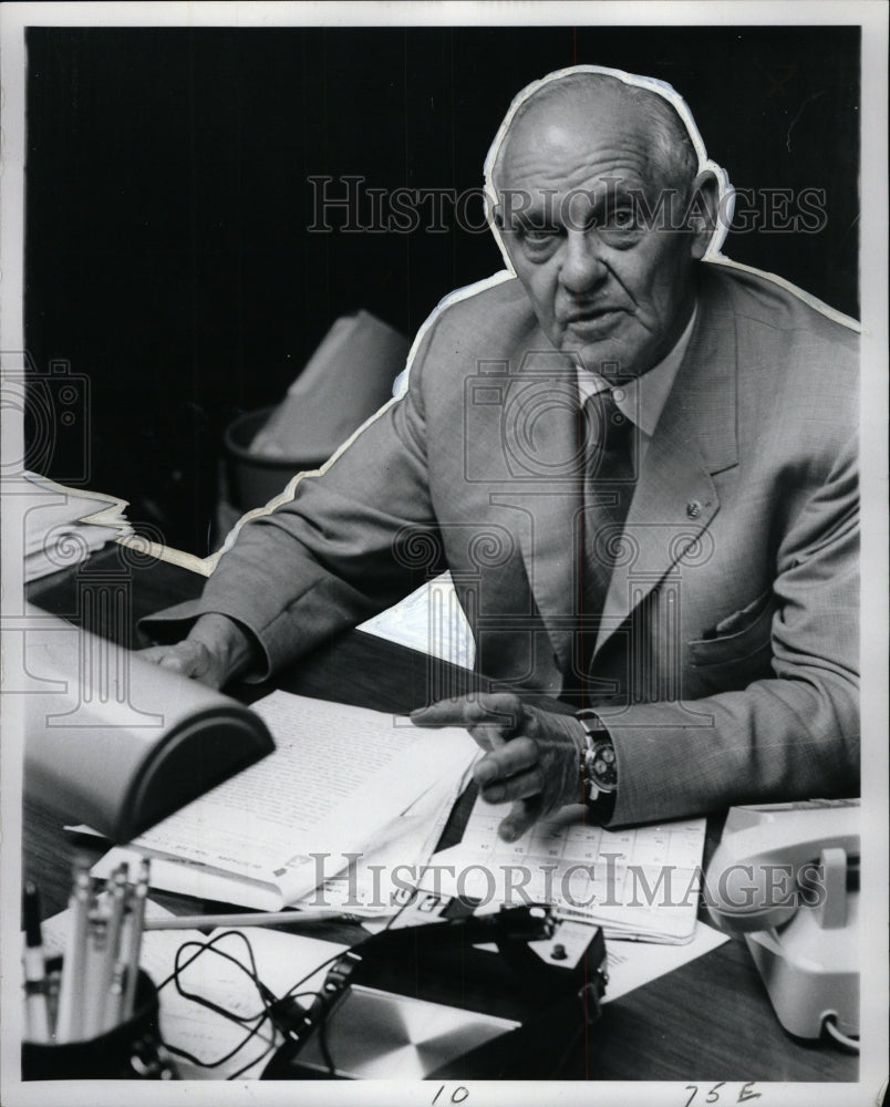 1971 Press Photo Clarence Johnson, Treasurer of AAU - RRW94197 - Historic Images