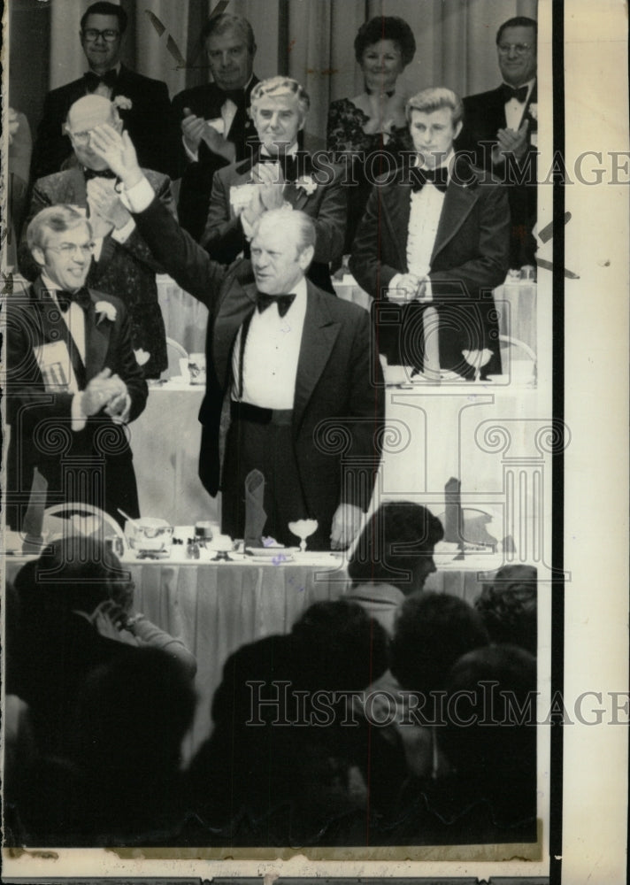 1975 Press Photo Gerald Ford being honored in a diner - RRW94475 - Historic Images