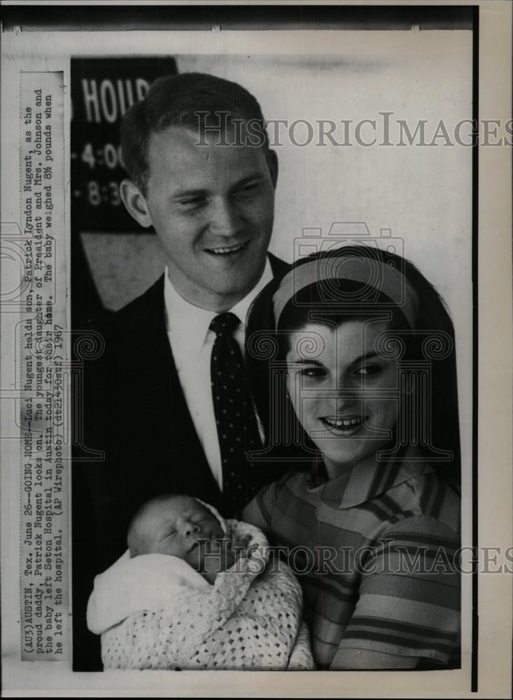 1967 Press Photo Patrick Lyndon Nugent Luci proud daddy - RRW94553 - Historic Images