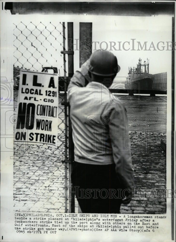 1971 Press Photo Idle Ships and Idle Men - RRW94573 - Historic Images