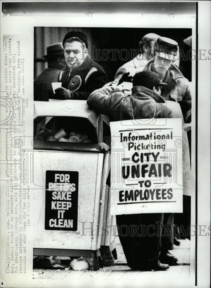 1971 Press Photo Pittsburgh Hall coffee break Peter - RRW94731 - Historic Images