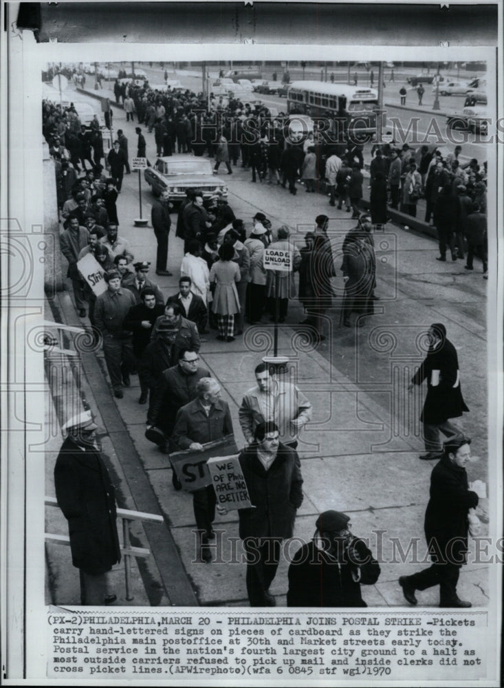 1970 Press Photo Philadelphia postal workers on strike - RRW94743 - Historic Images