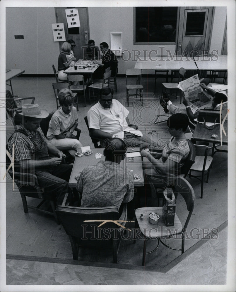 1967 Press Photo Taylor H.S. Strike - RRW94833 - Historic Images