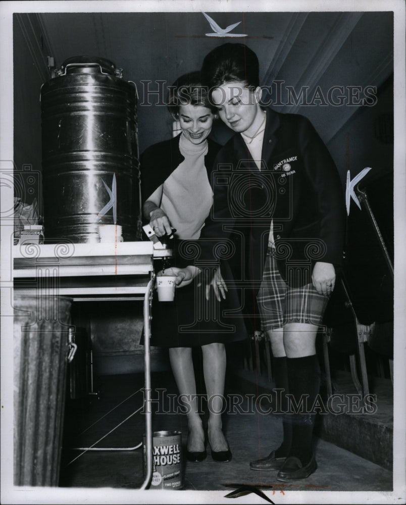 1965 Press Photo Carol Macioler Vanha De Dona Teachers - RRW94839 - Historic Images