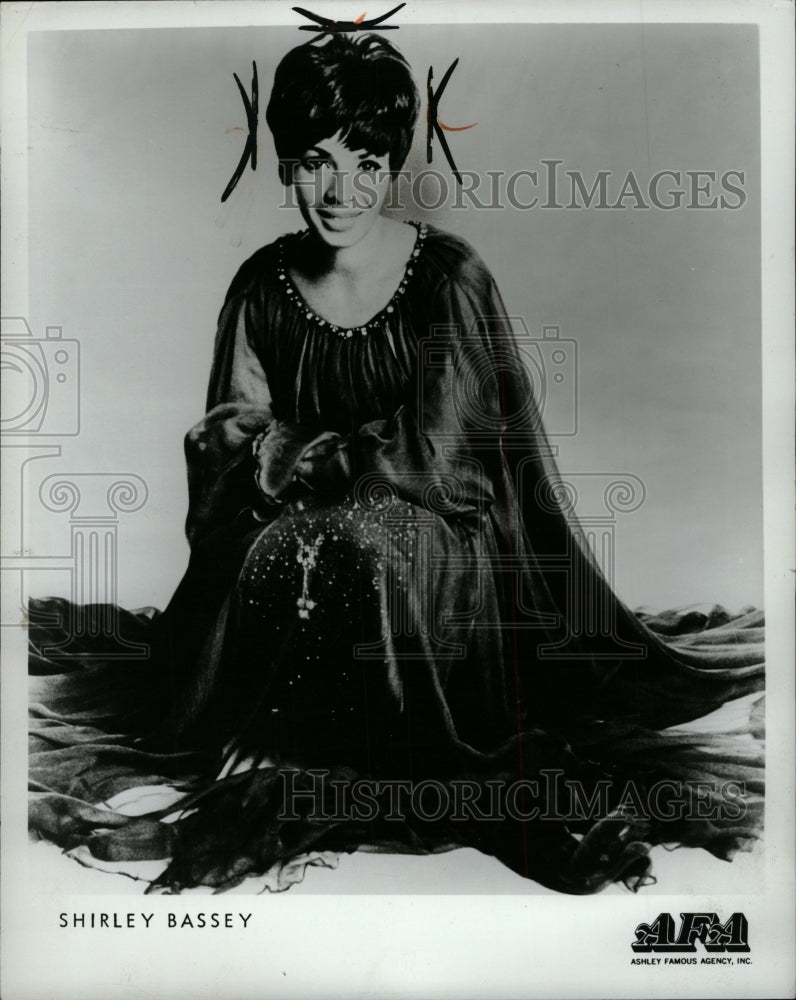 1969 Press Photo Shirley Bassey Singer - RRW95051 - Historic Images